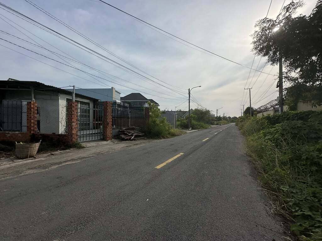 Bán đất mặt tiền Phan Đăng Lưu Long Điền giá 2 tỷ 2